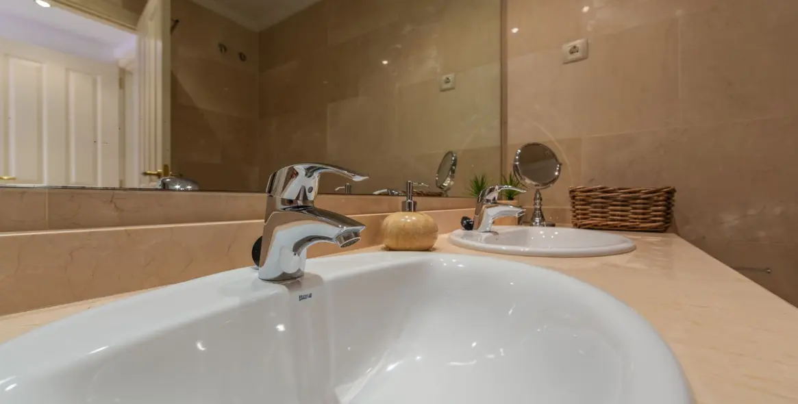 Venta de apartamento en planta baja en Estepona 31