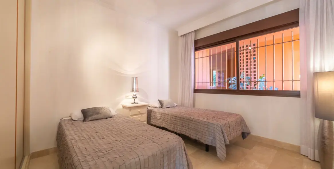 Venta de apartamento en planta baja en Estepona 35