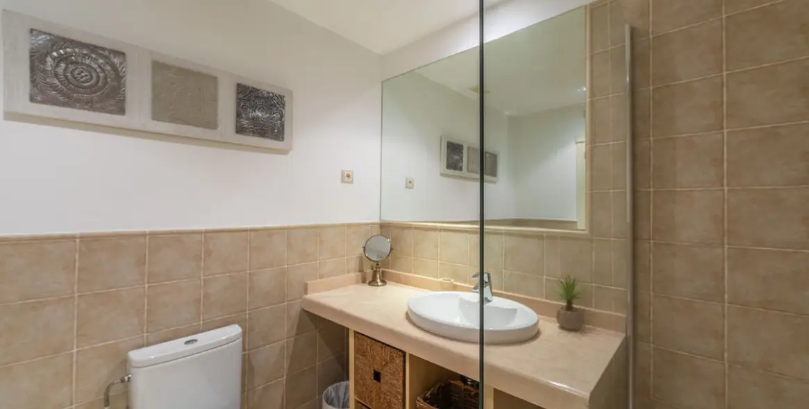 Venta de apartamento en planta baja en Estepona 42