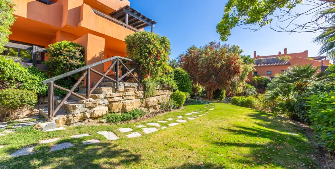 Venta de apartamento en planta baja en Estepona 46