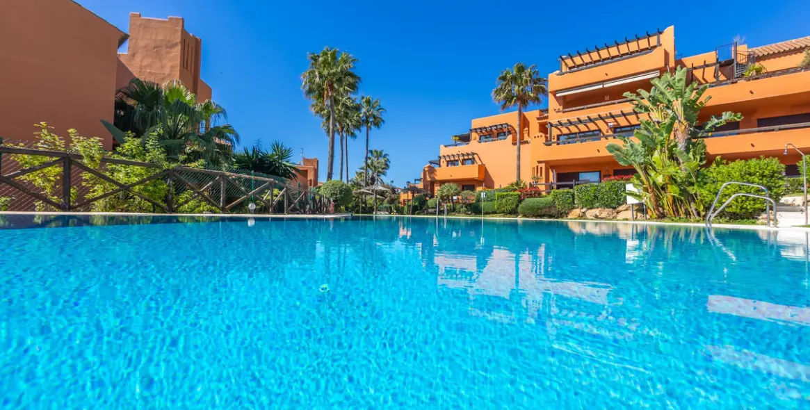 Venta de apartamento en planta baja en Estepona 53