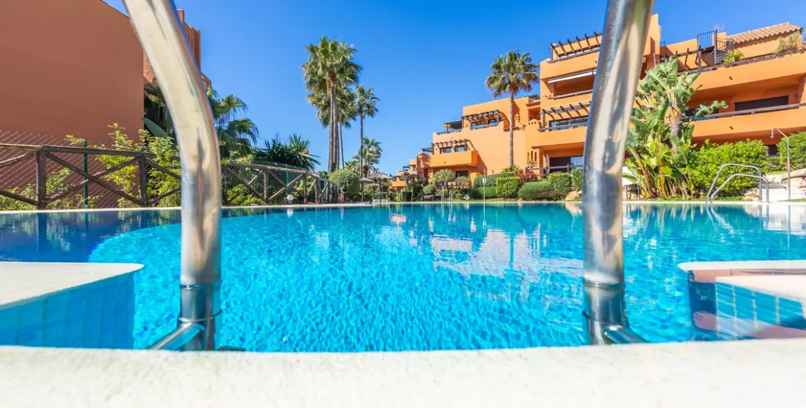 Venta de apartamento en planta baja en Estepona 56