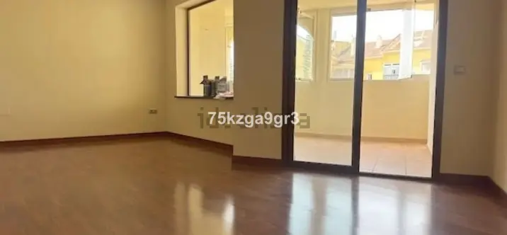 Sale of middle floor apartment in Arroyo de la Miel 2