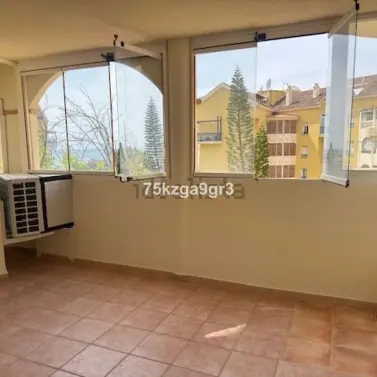 Sale of middle floor apartment in Arroyo de la Miel