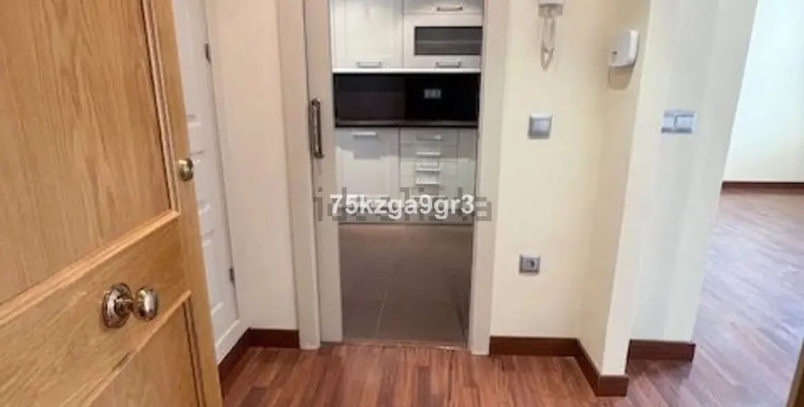 Sale of middle floor apartment in Arroyo de la Miel 13
