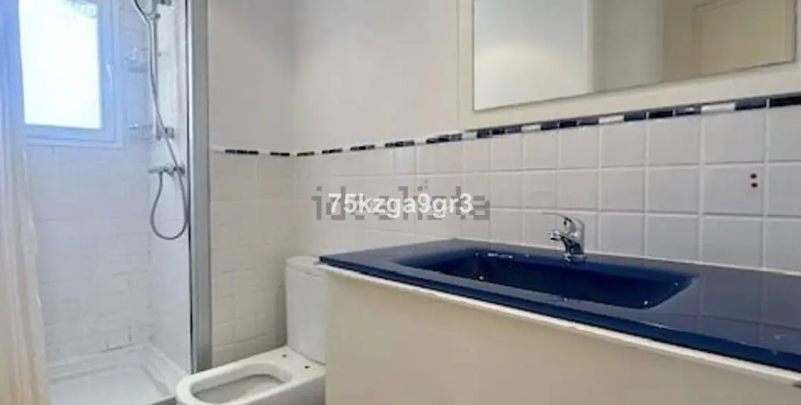 Sale of middle floor apartment in Arroyo de la Miel 14