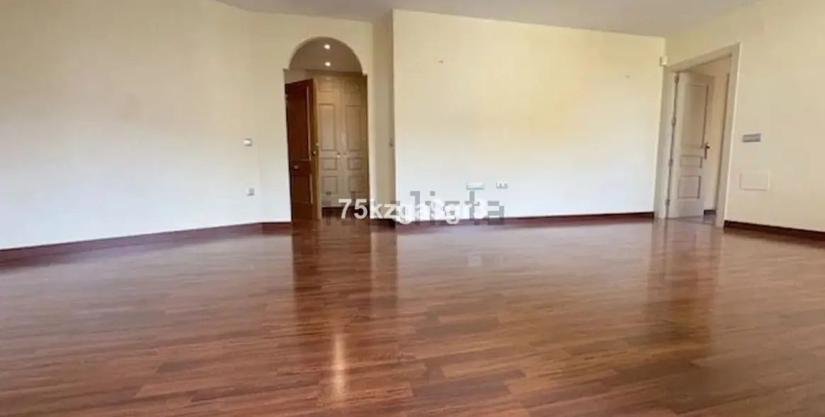 Sale of middle floor apartment in Arroyo de la Miel 19