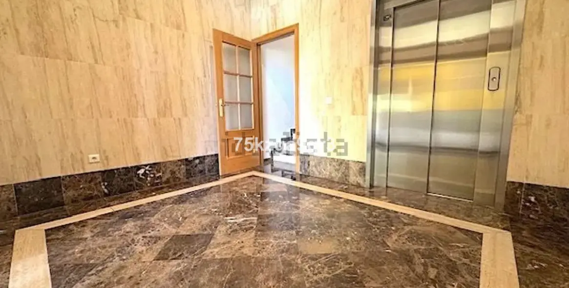 Sale of middle floor apartment in Arroyo de la Miel 39
