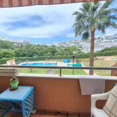 Venta de apartamento en planta media en Estepona