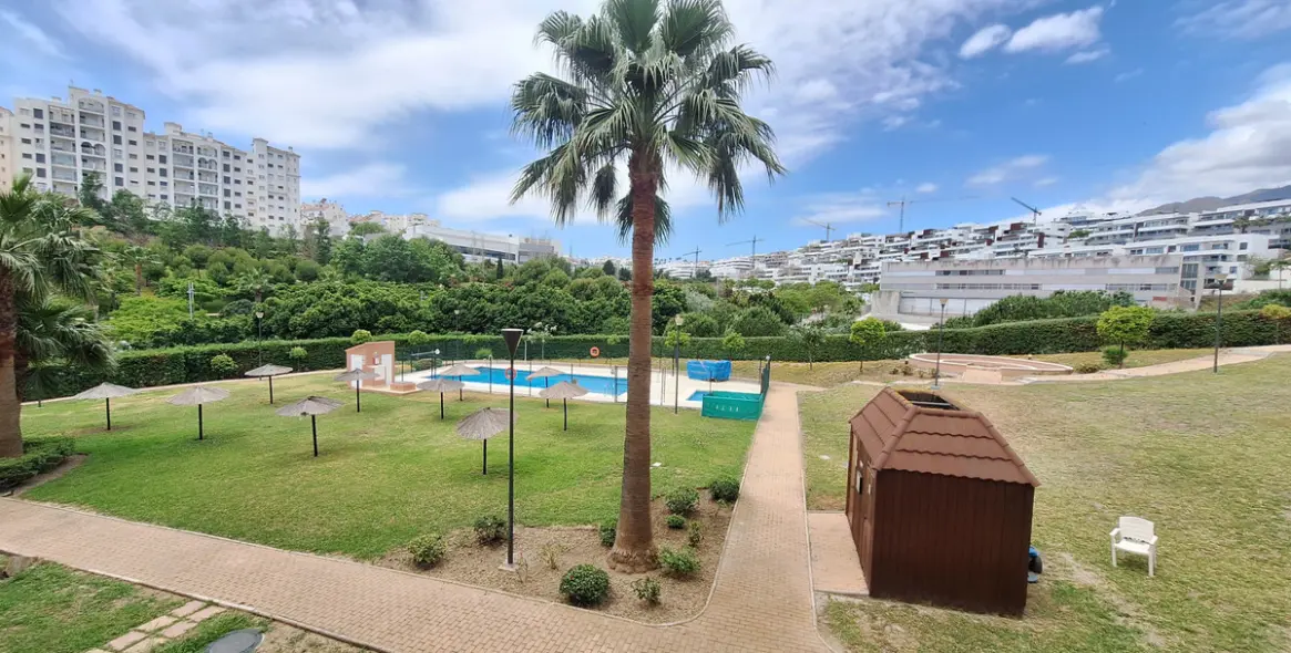 Venta de apartamento en planta media en Estepona 21