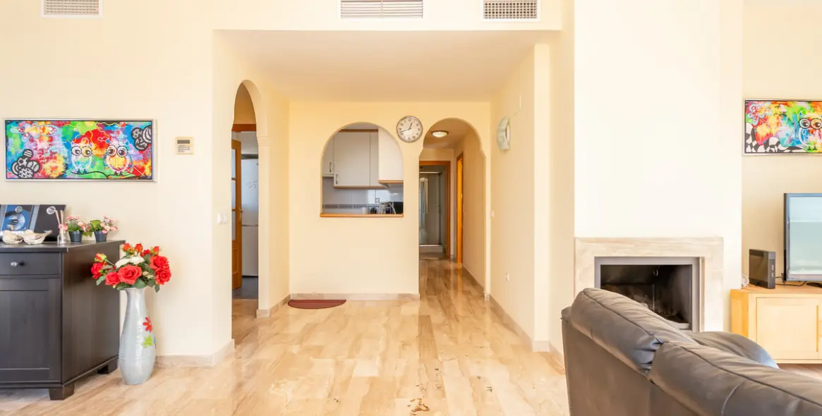 Sale of penthouse in Calahonda 7