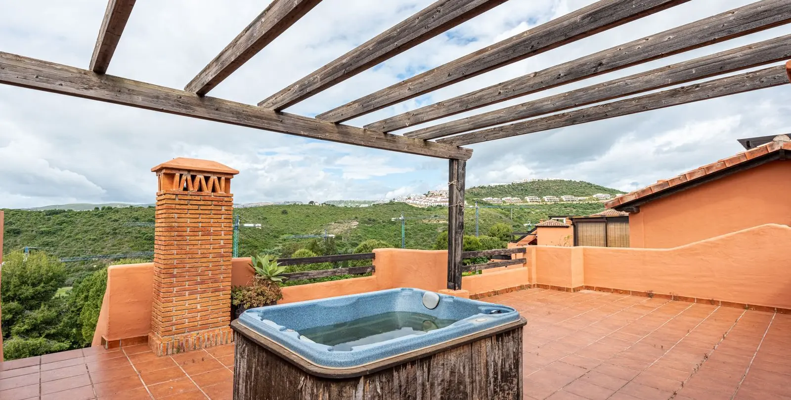 Venta de ático dúplex en Casares 9