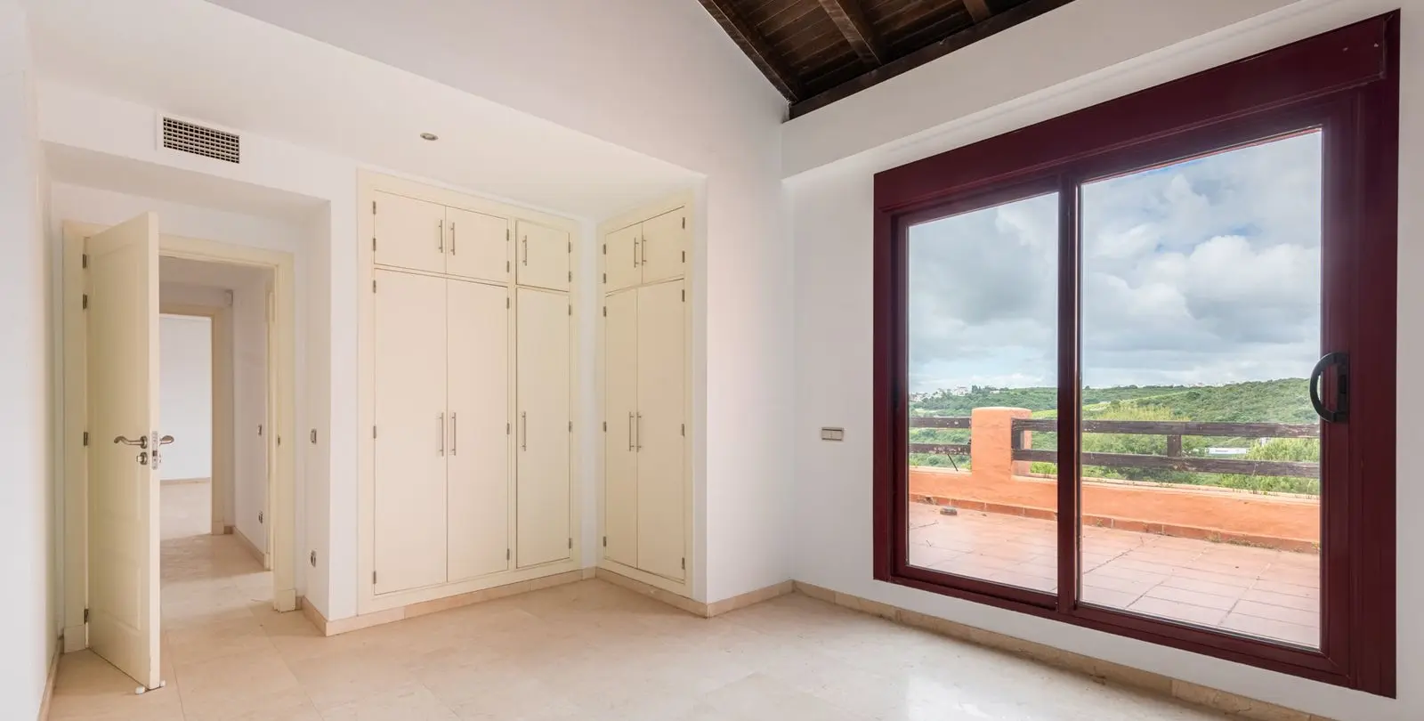 Venta de ático dúplex en Casares 12