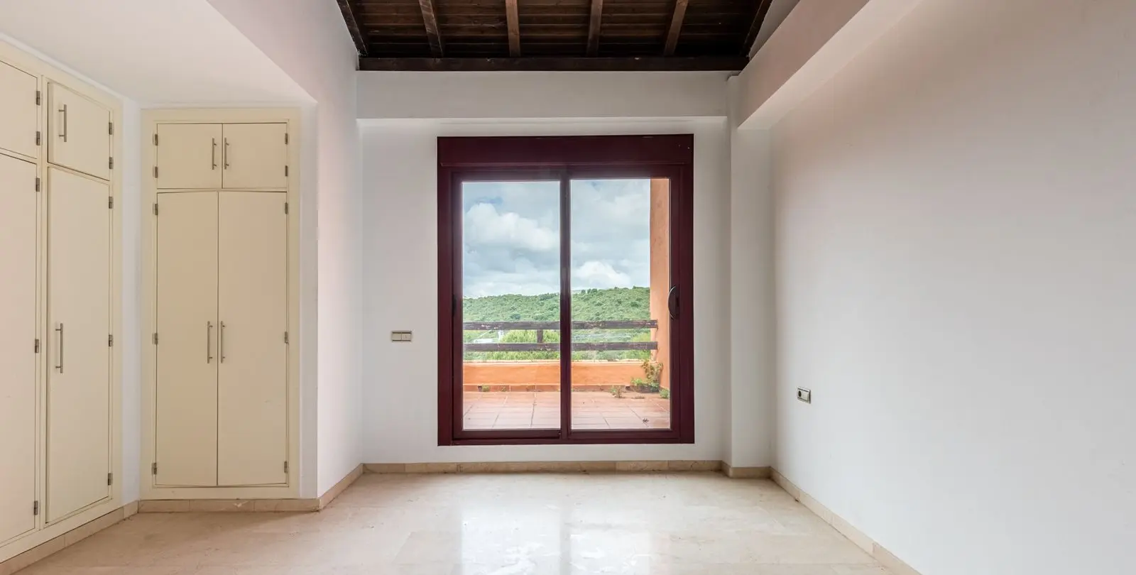 Venta de ático dúplex en Casares 13
