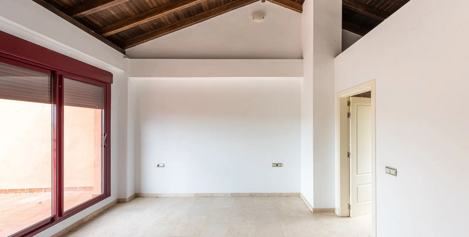 Venta de ático dúplex en Casares 14