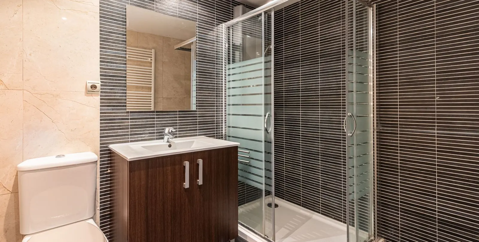 Venta de ático dúplex en Casares 15