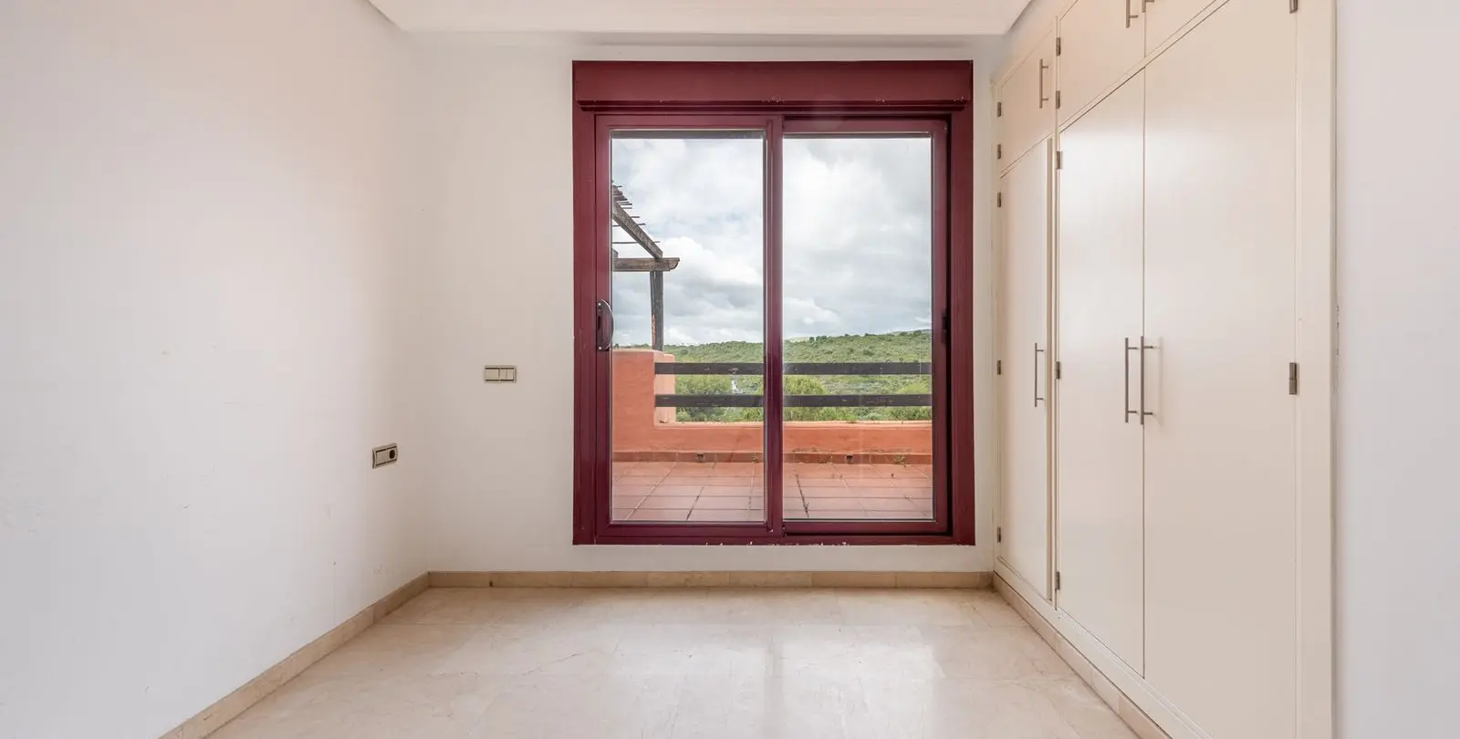 Venta de ático dúplex en Casares 16