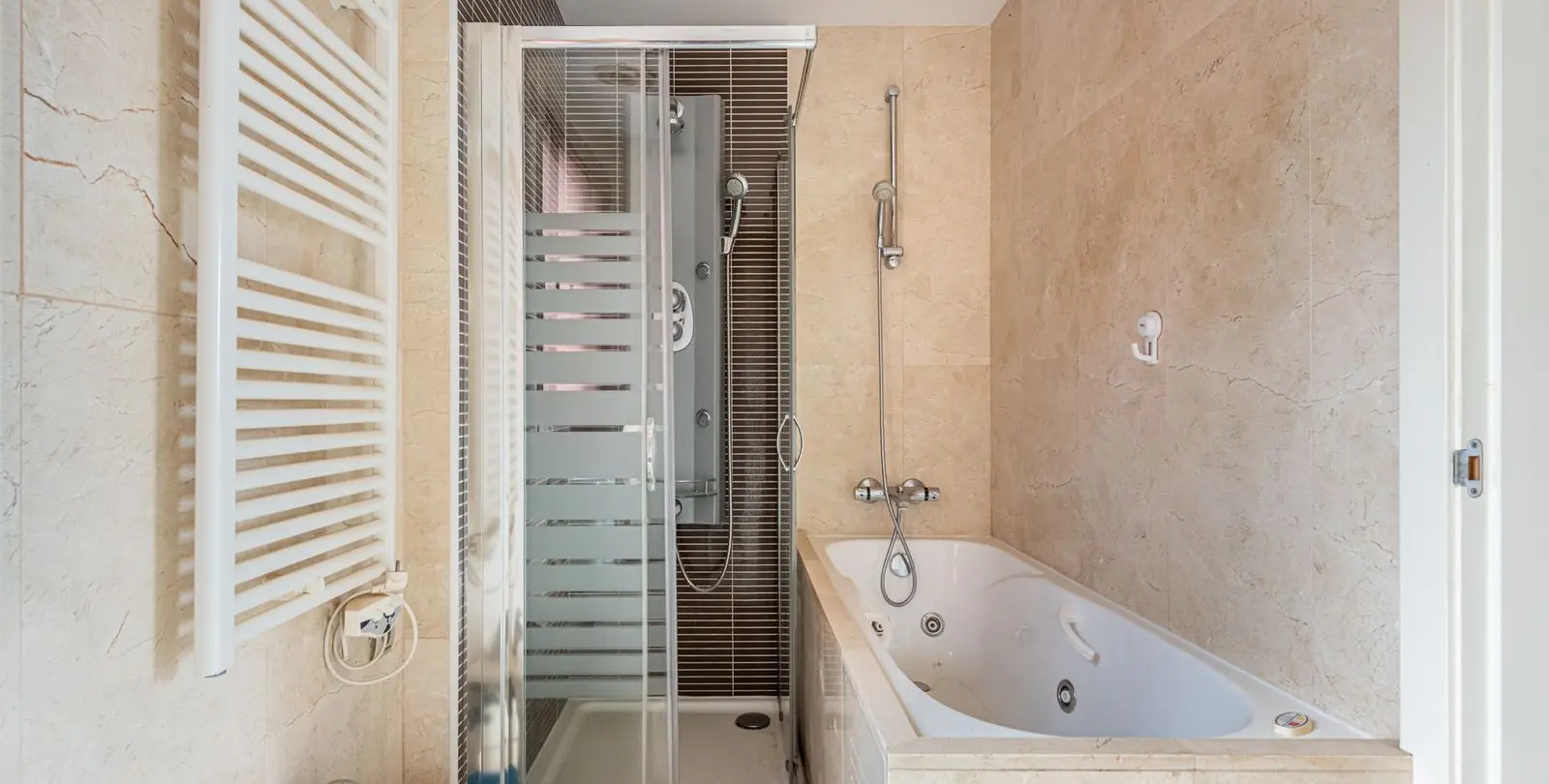 Venta de ático dúplex en Casares 17