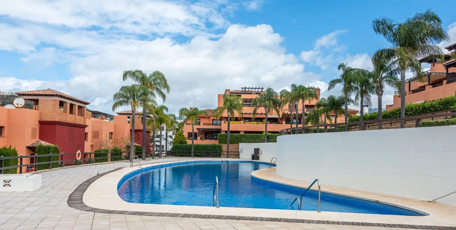 Venta de ático dúplex en Casares 25