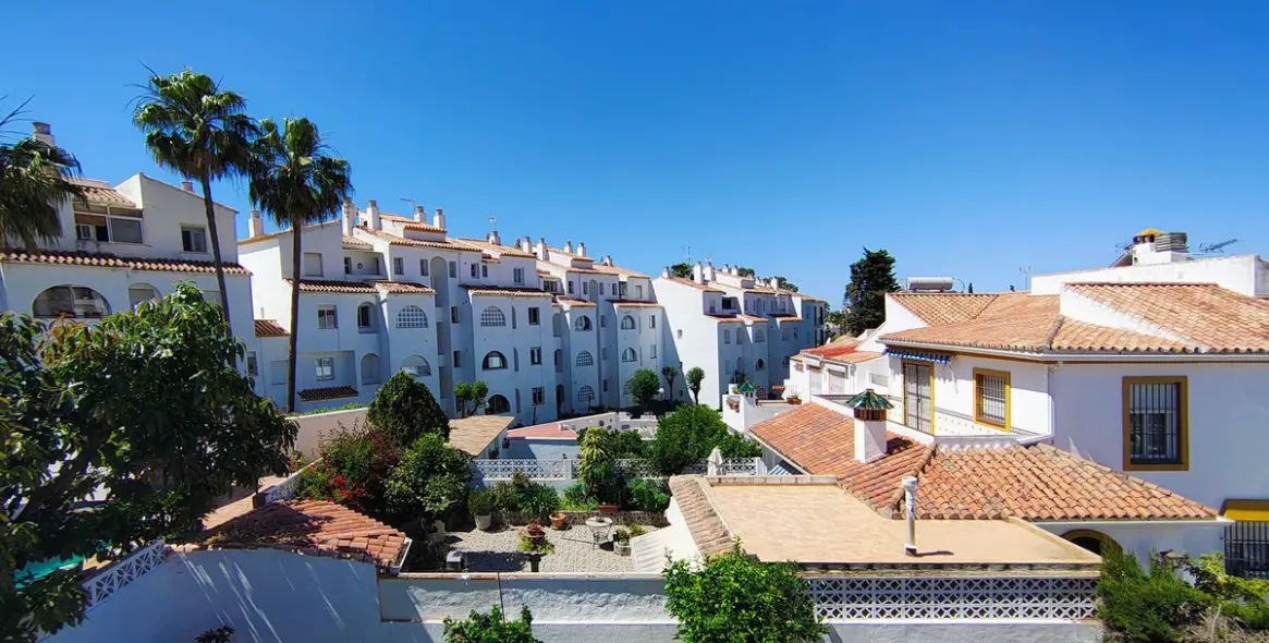 Sale of semi-detached house in Atalaya 15