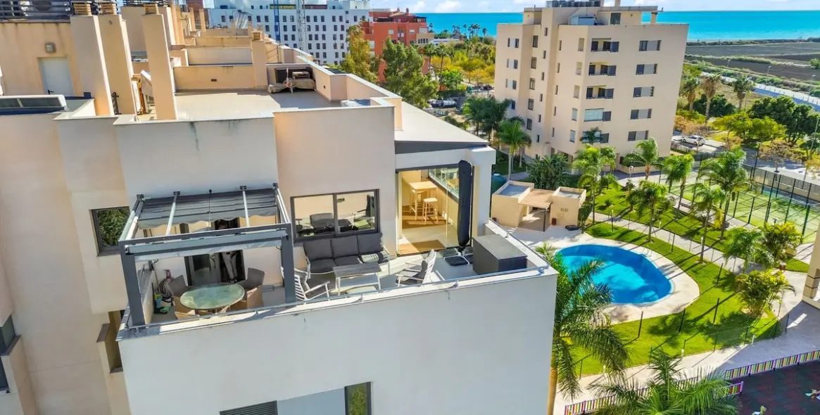 Продажа двухуровневого пентхауса в Torre del Mar 3