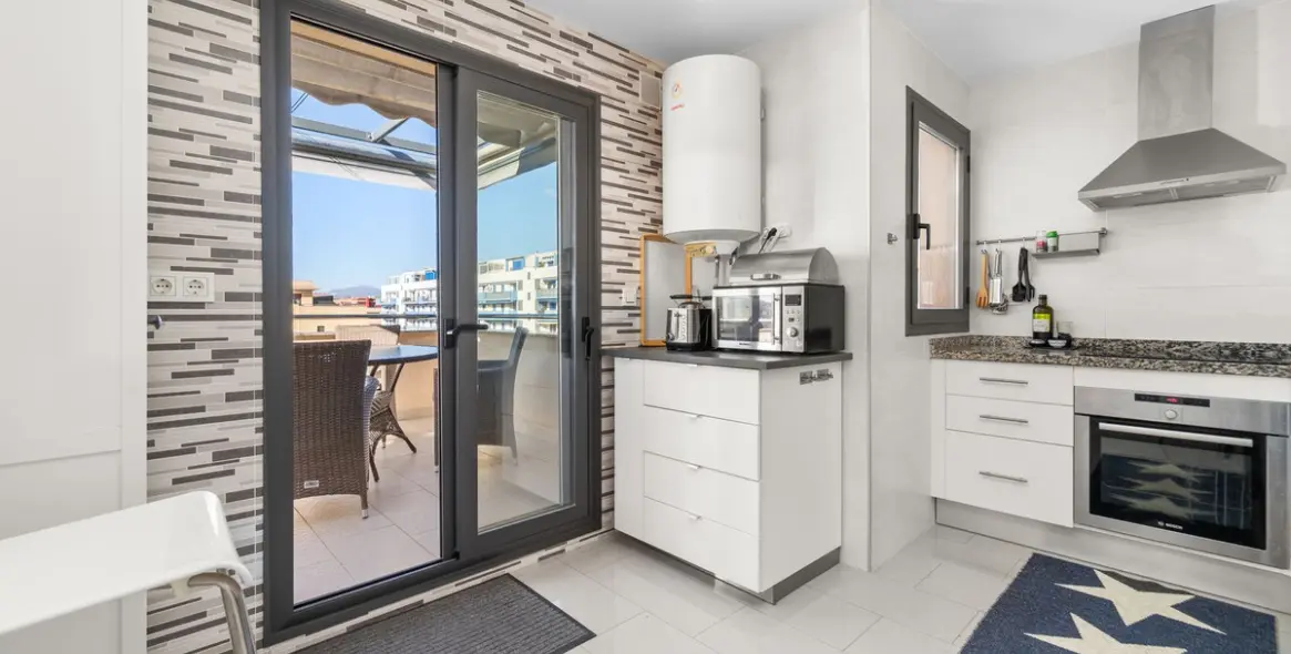 Продажа двухуровневого пентхауса в Torre del Mar 9