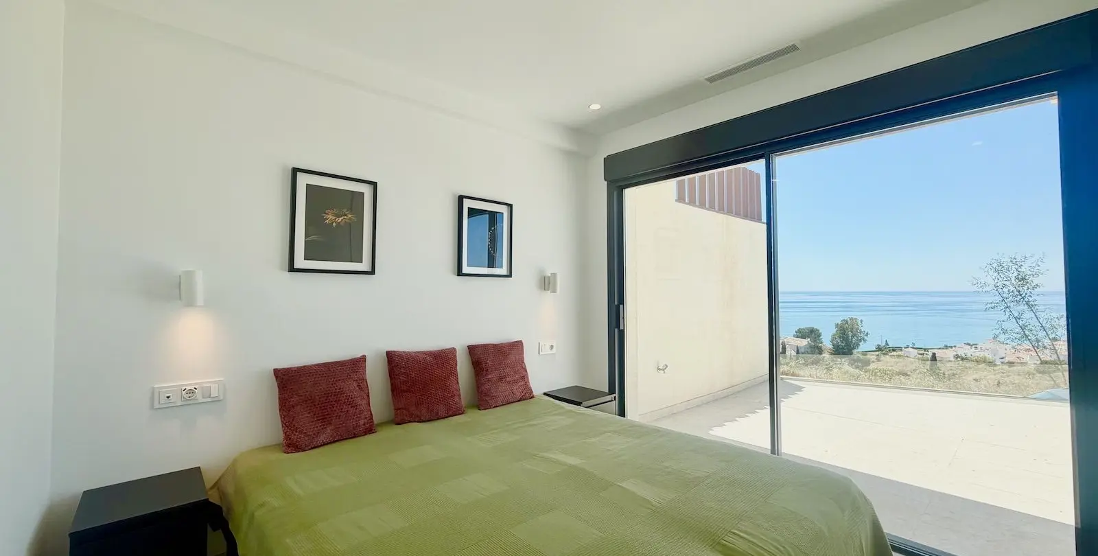 Sale of townhouse in Torrox Costa 10