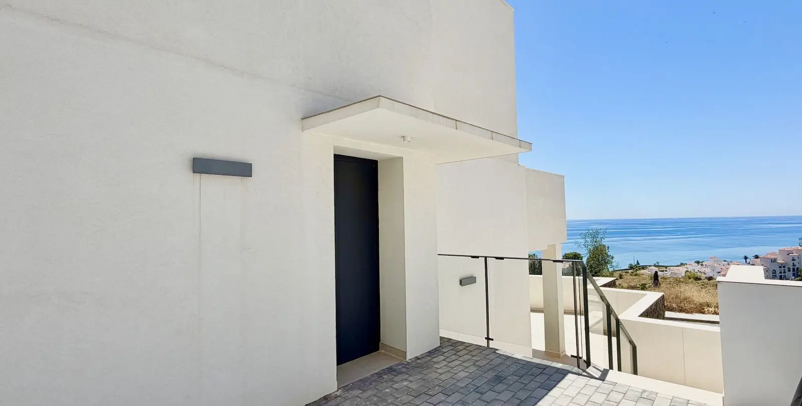 Sale of townhouse in Torrox Costa 20