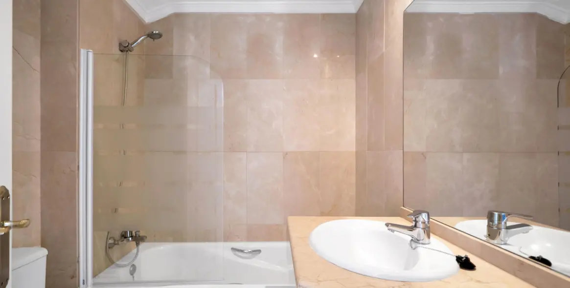 Sale of penthouse in Marbella 26