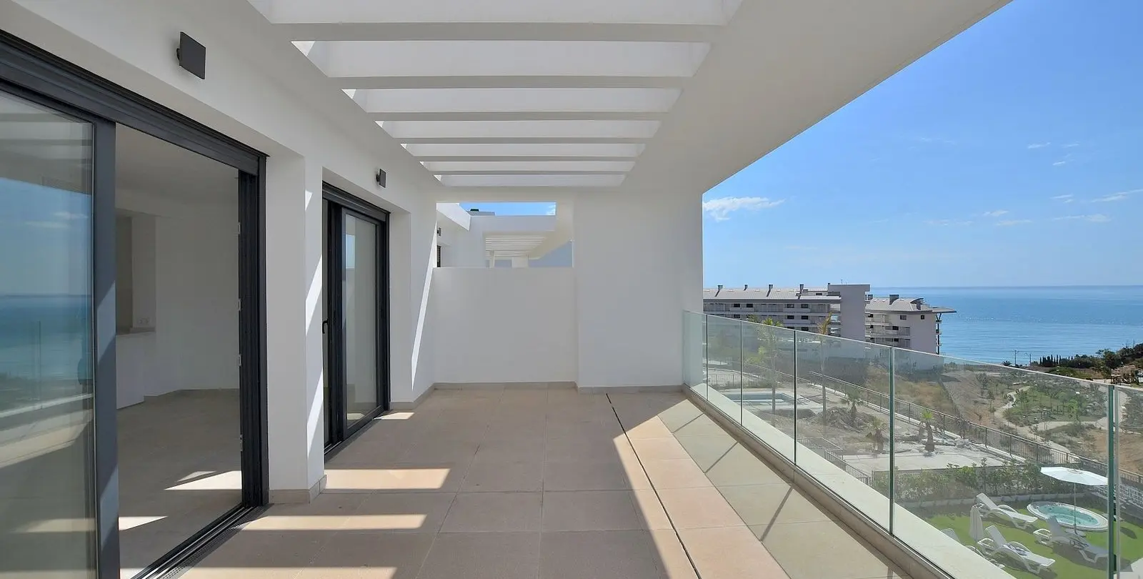 Sale of penthouse in Higueron 3
