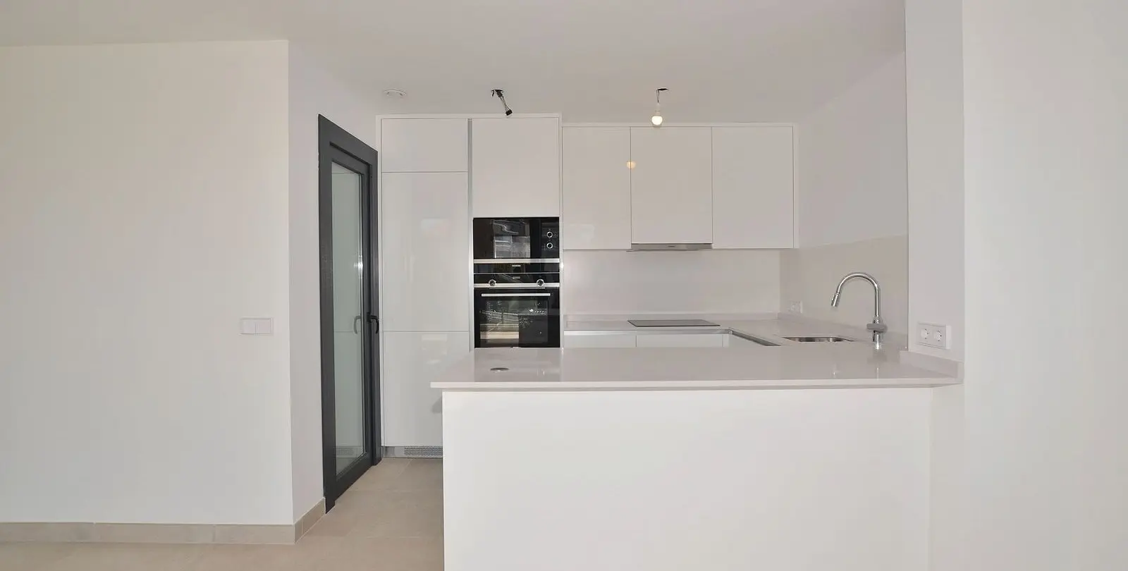 Sale of penthouse in Higueron 12