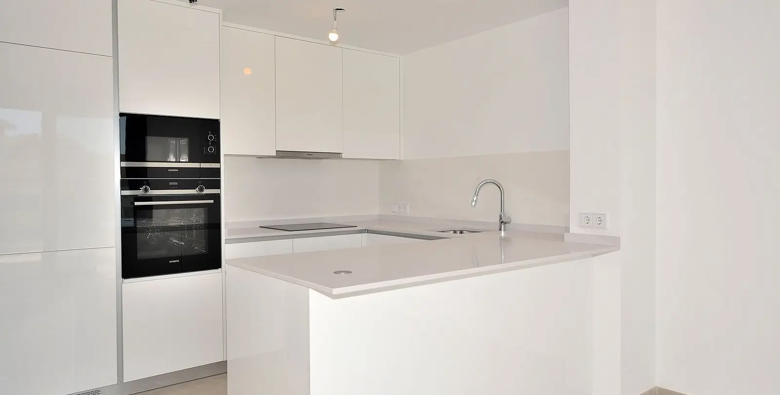 Sale of penthouse in Higueron 13