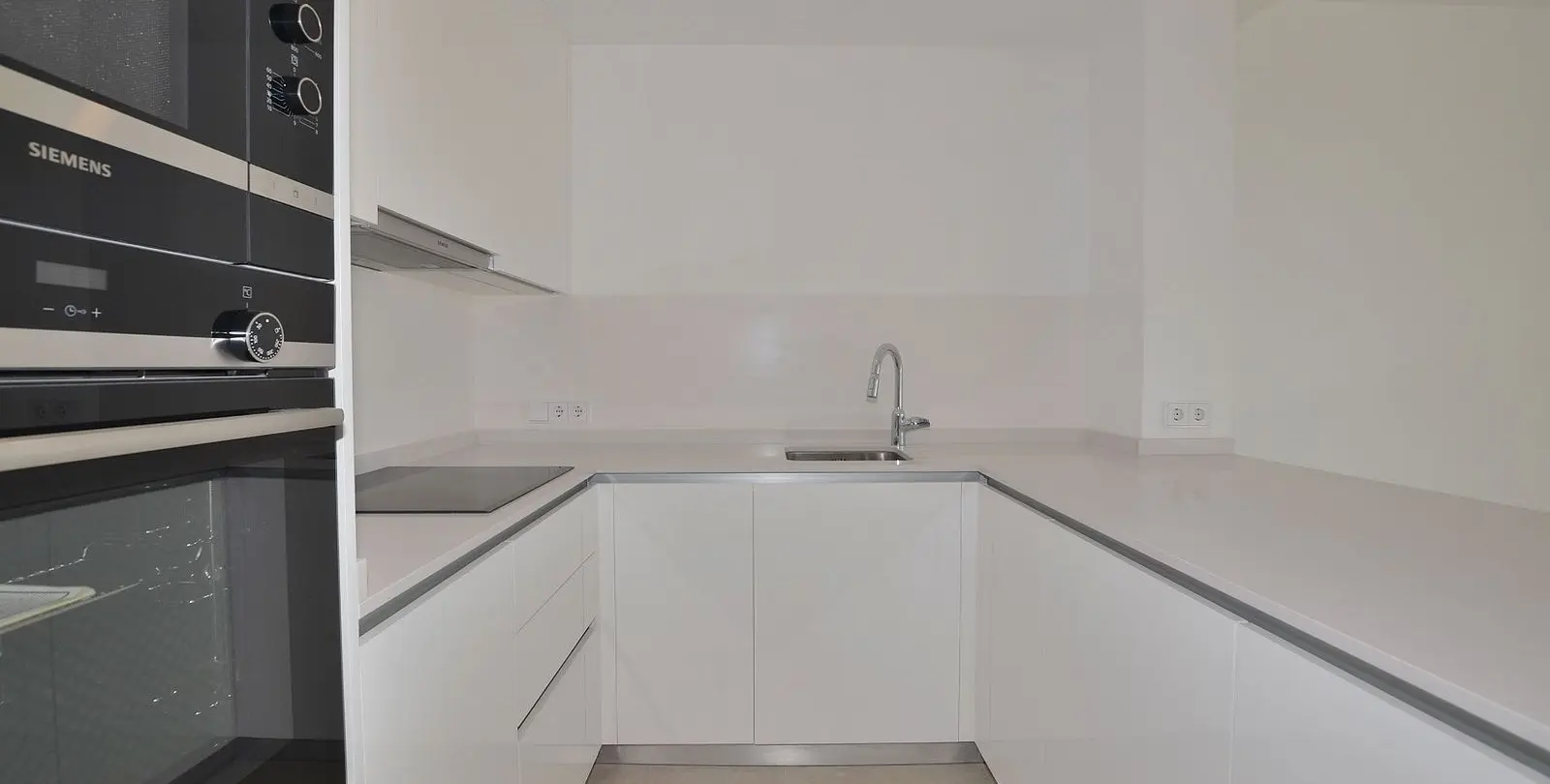 Sale of penthouse in Higueron 14