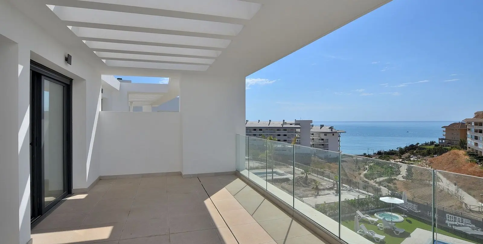 Sale of penthouse in Higueron 15