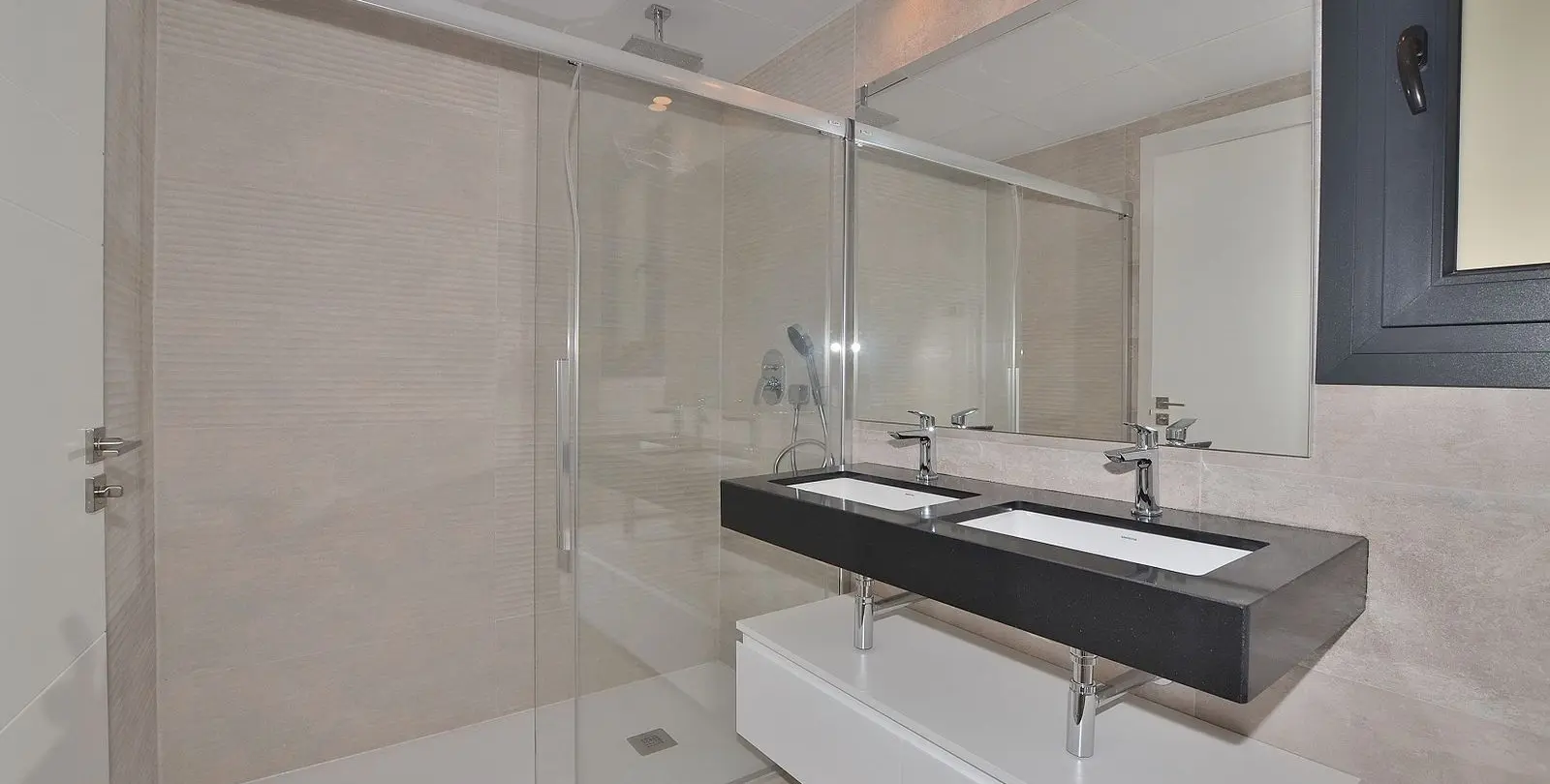 Sale of penthouse in Higueron 24