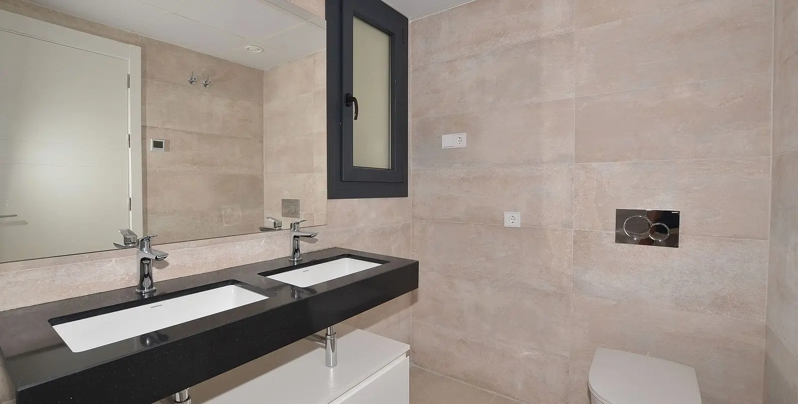 Sale of penthouse in Higueron 25