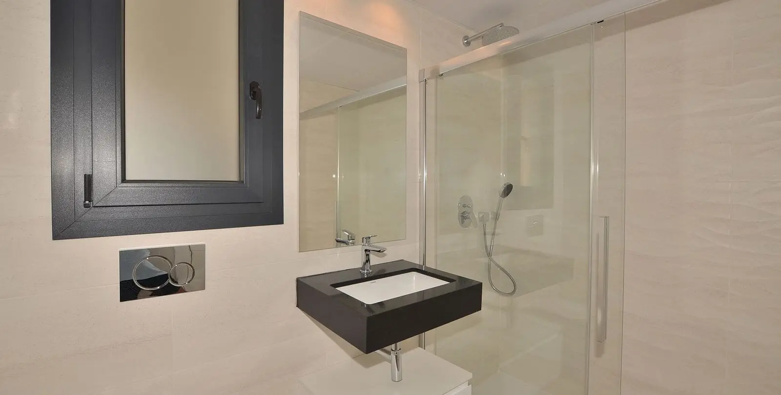 Sale of penthouse in Higueron 28