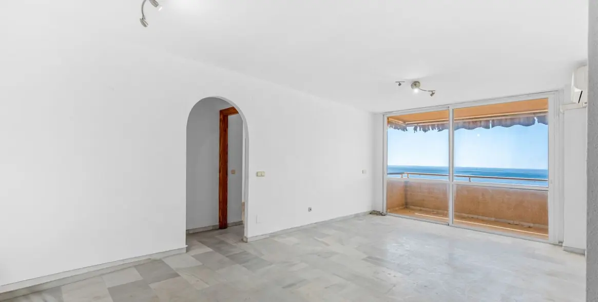Sale of penthouse in Estepona 5