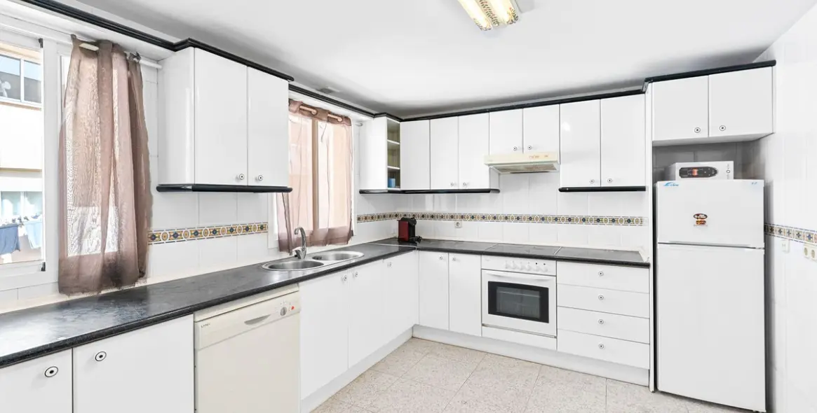 Sale of penthouse in Estepona 9