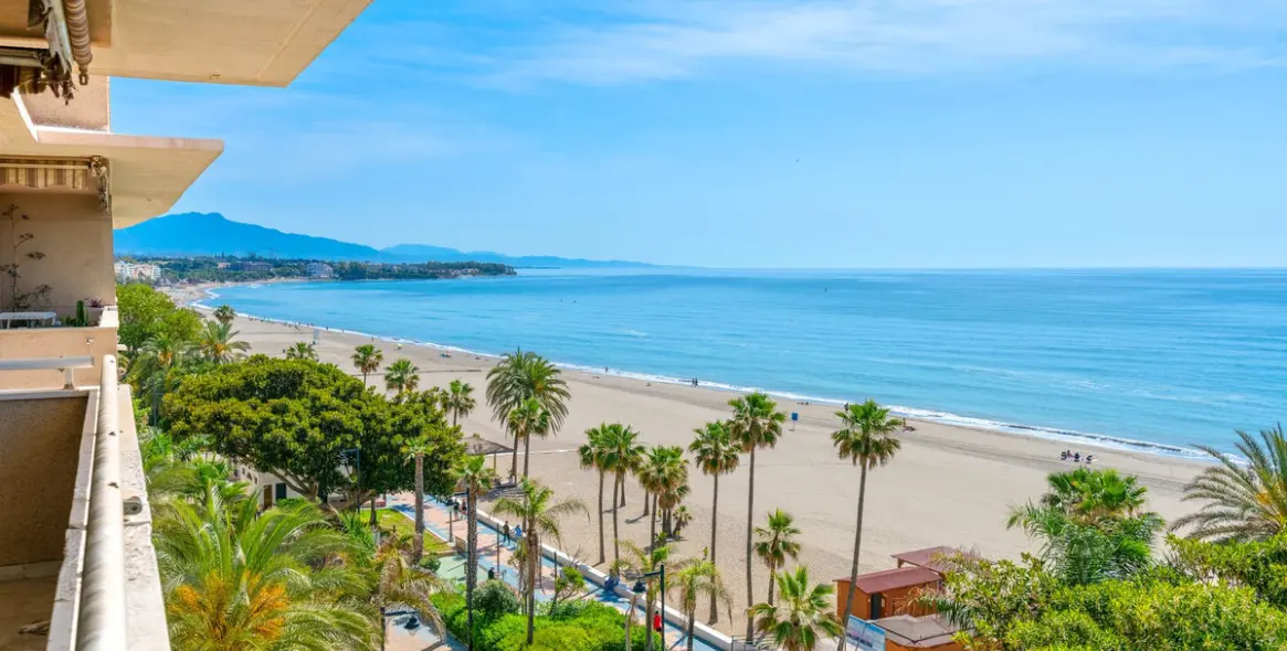 Sale of penthouse in Estepona 13