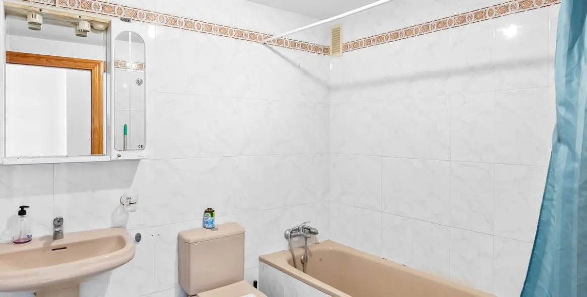 Sale of penthouse in Estepona 15