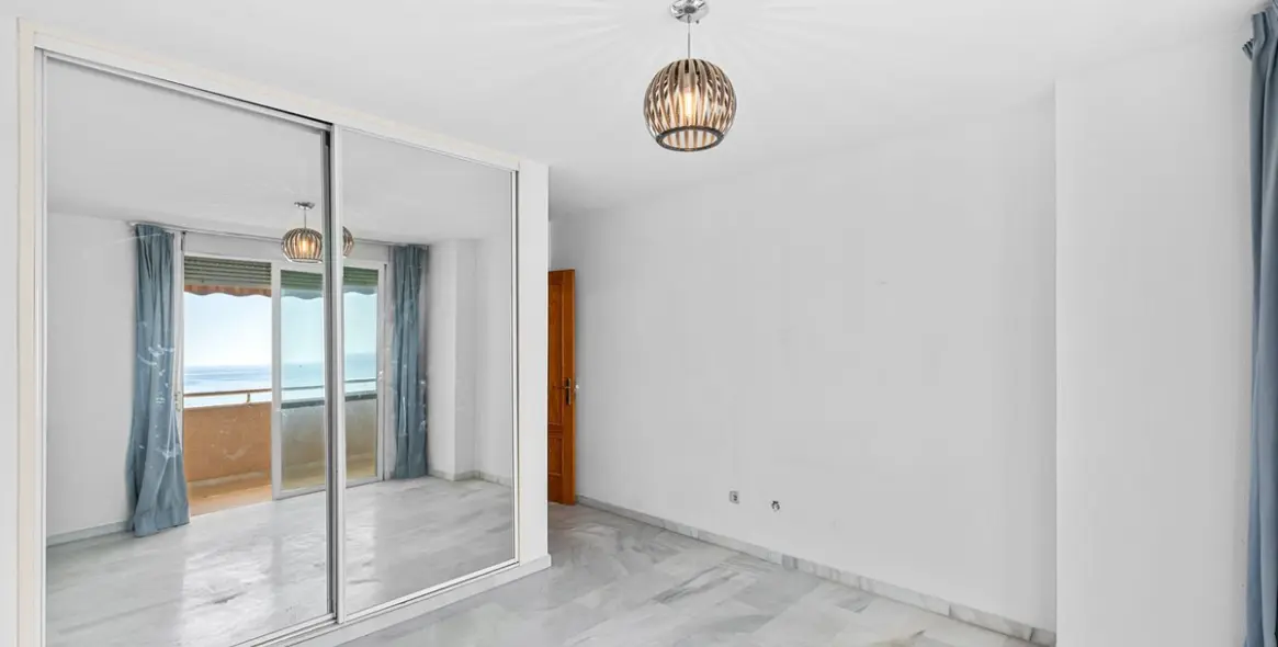 Sale of penthouse in Estepona 21