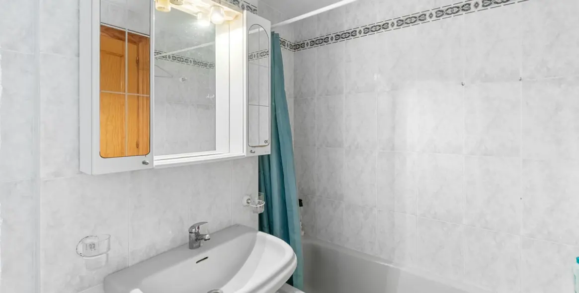 Sale of penthouse in Estepona 27