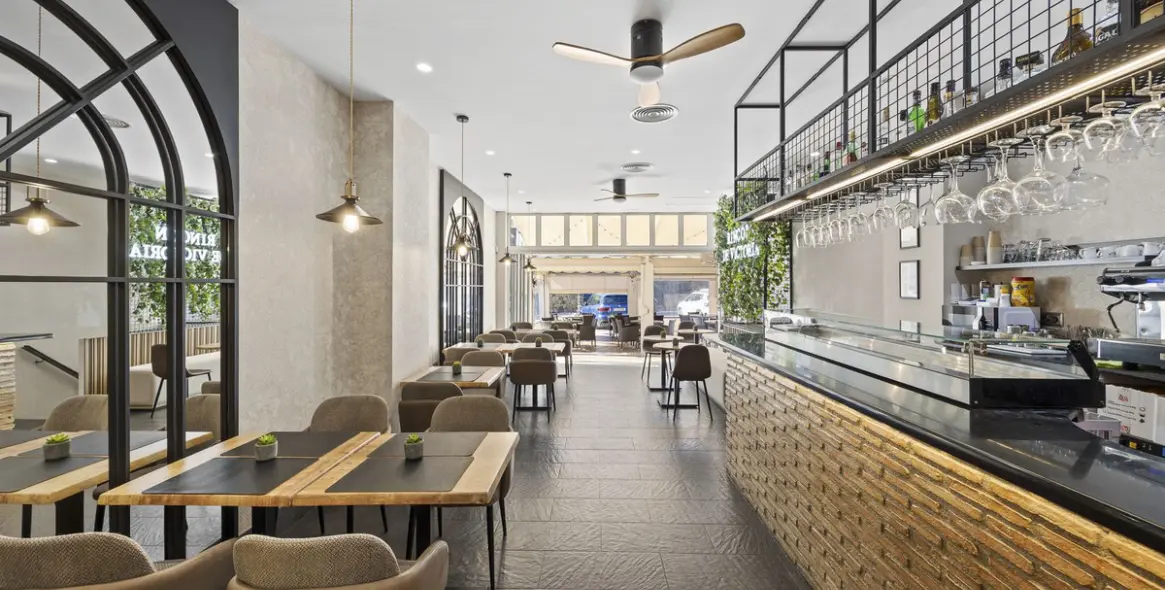 Sale of commercial premises in Guadalmina Alta 25
