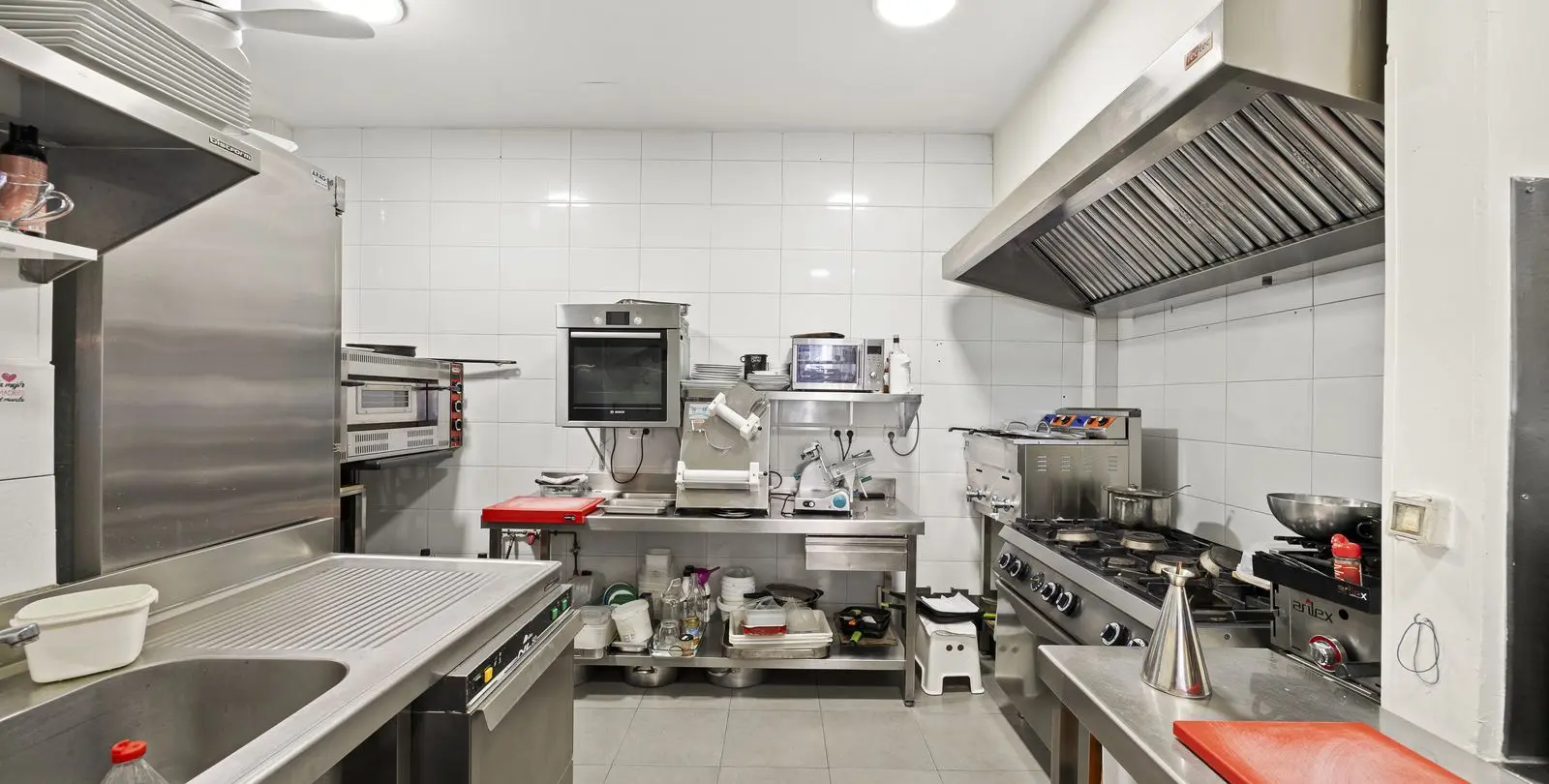 Sale of commercial premises in Guadalmina Alta 8