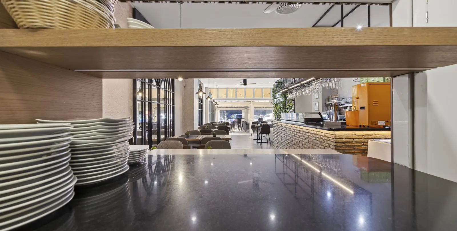 Sale of commercial premises in Guadalmina Alta 9