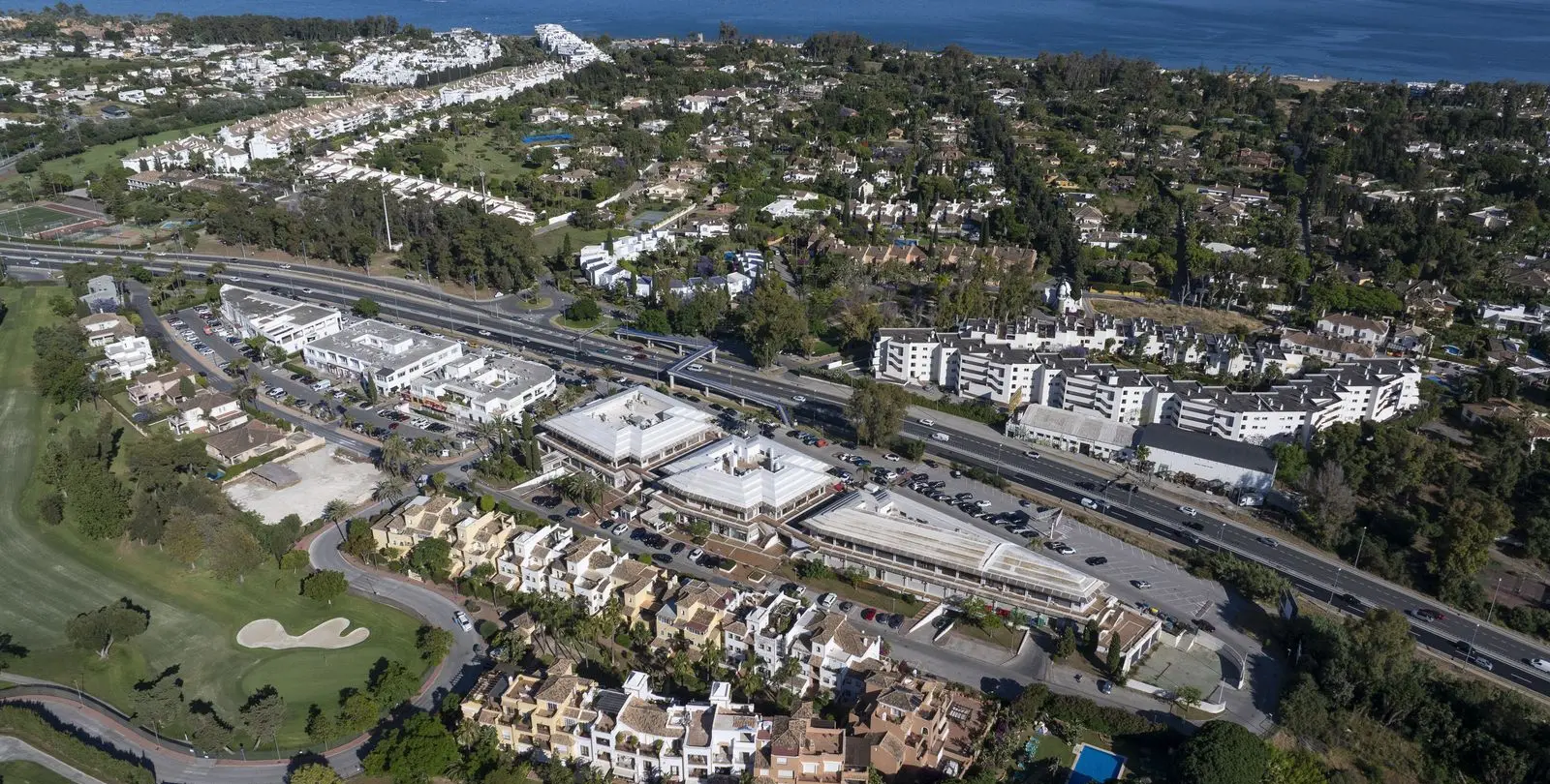 Sale of commercial premises in Guadalmina Alta 19