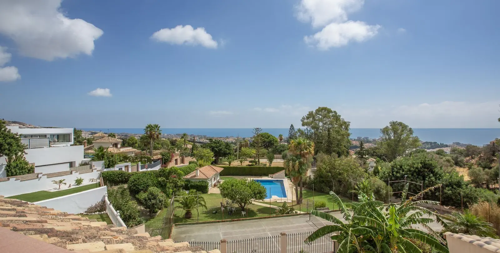 Продажа дома на две семьи в Benalmadena 1