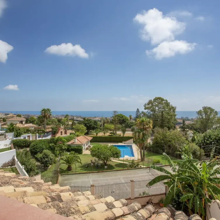 Продажа дома на две семьи в Benalmadena