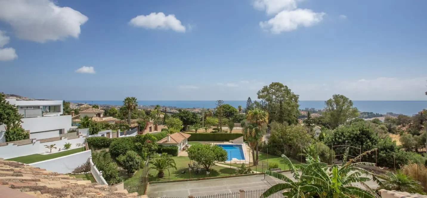 Продажа дома на две семьи в Benalmadena 0